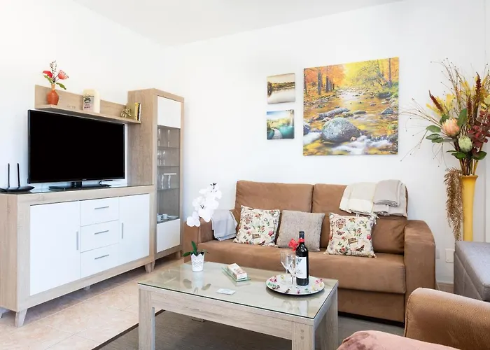 Deluxe 8 La Laguna (Tenerife)