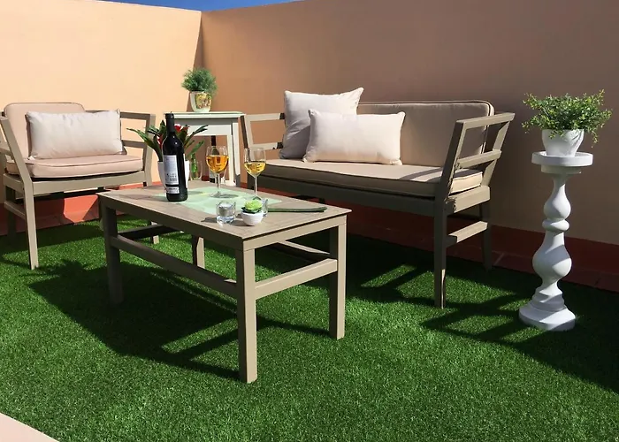 Deluxe 8 Apartment *