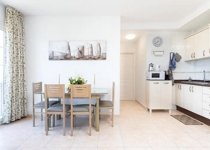 Deluxe 8 * La Laguna (Tenerife)